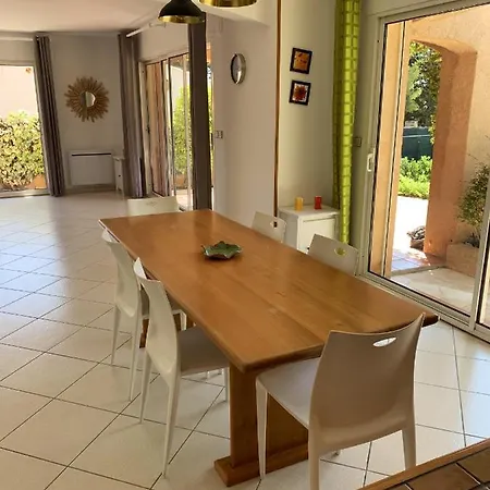 Maison De 3 Chambres A A 800 M De La Avec Vue Sur La Jardin Clos Et Wifi Semesterbostad *