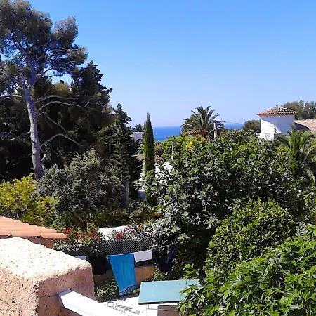 Prázdninový dům Maison De 3 Chambres A A 800 M De La Avec Vue Sur La Jardin Clos Et Wifi Bandol
